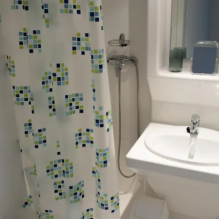 Vitrin Panzio 住宿加早餐酒店