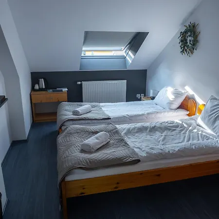 Vitrin Panzio 3* 大毛罗什