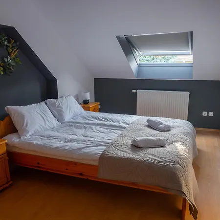 Vitrin Panzio 3* 大毛罗什